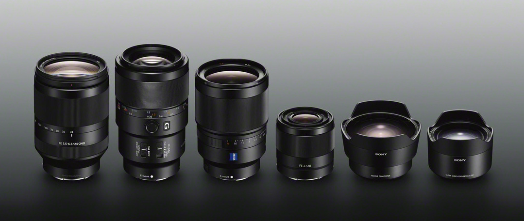 Объектив для сони альфа. Sony f2.4 Lens фотоаппарат. Широкоугольные объективы Fe для Sony Alpha a7. Sony 90 2.8 macro. Batis 135mm 2.8 Sony e.